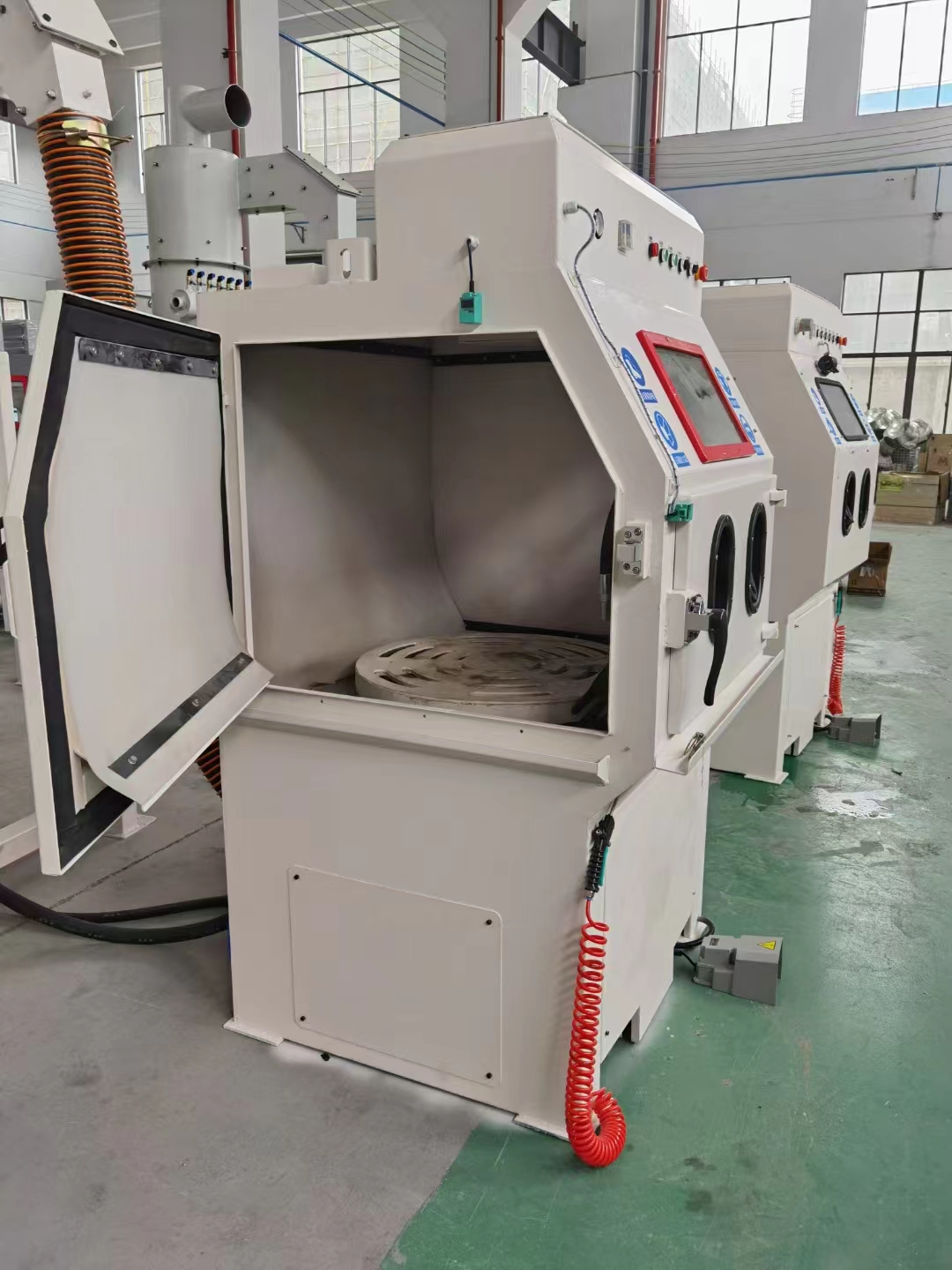 钦州移动式抛丸机的工作原理?