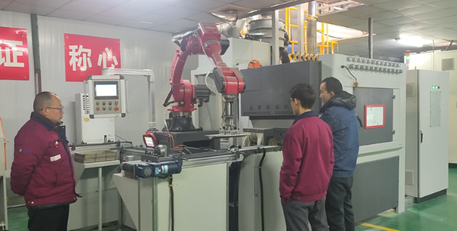 钦州喷砂机在模具清理中的专业应用